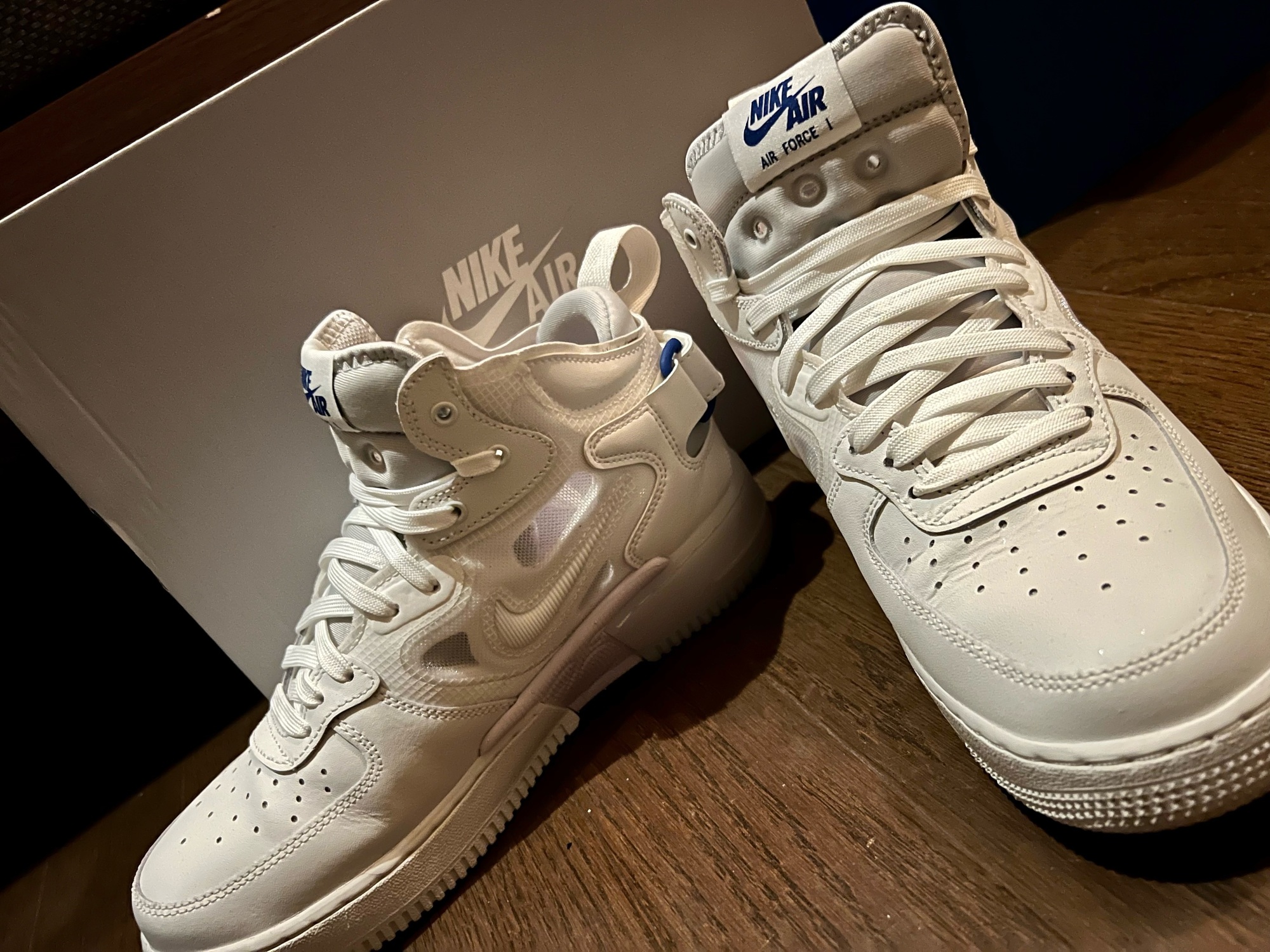NIKE