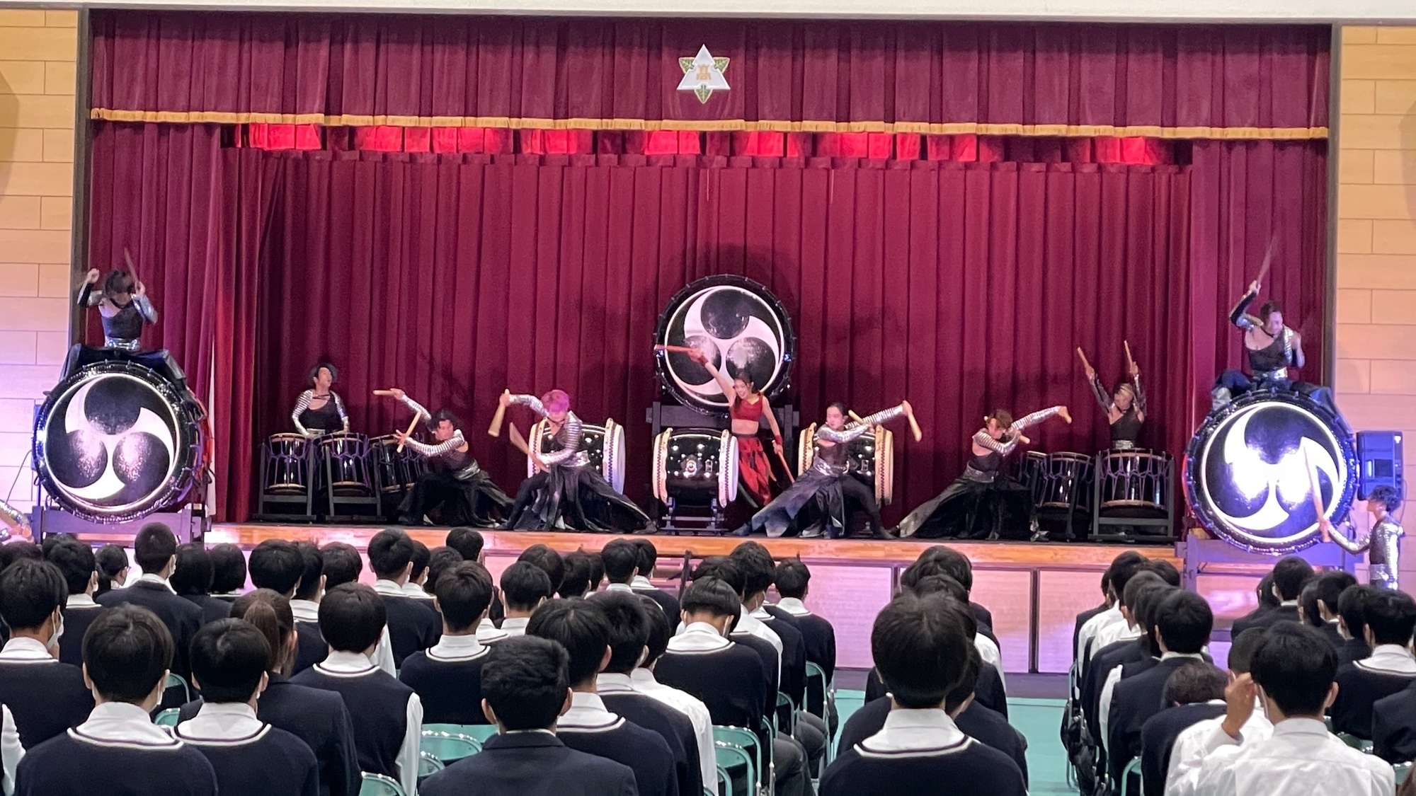 学校公演。