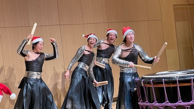 こちらもクリスマスソング、やってます。