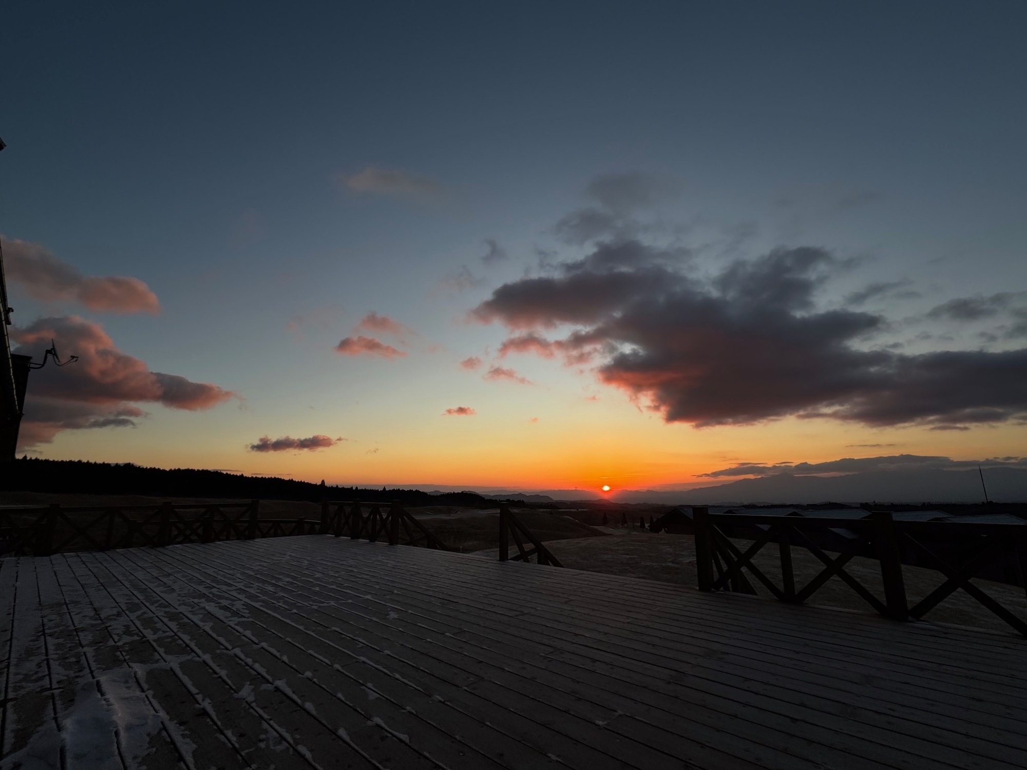 🌅
