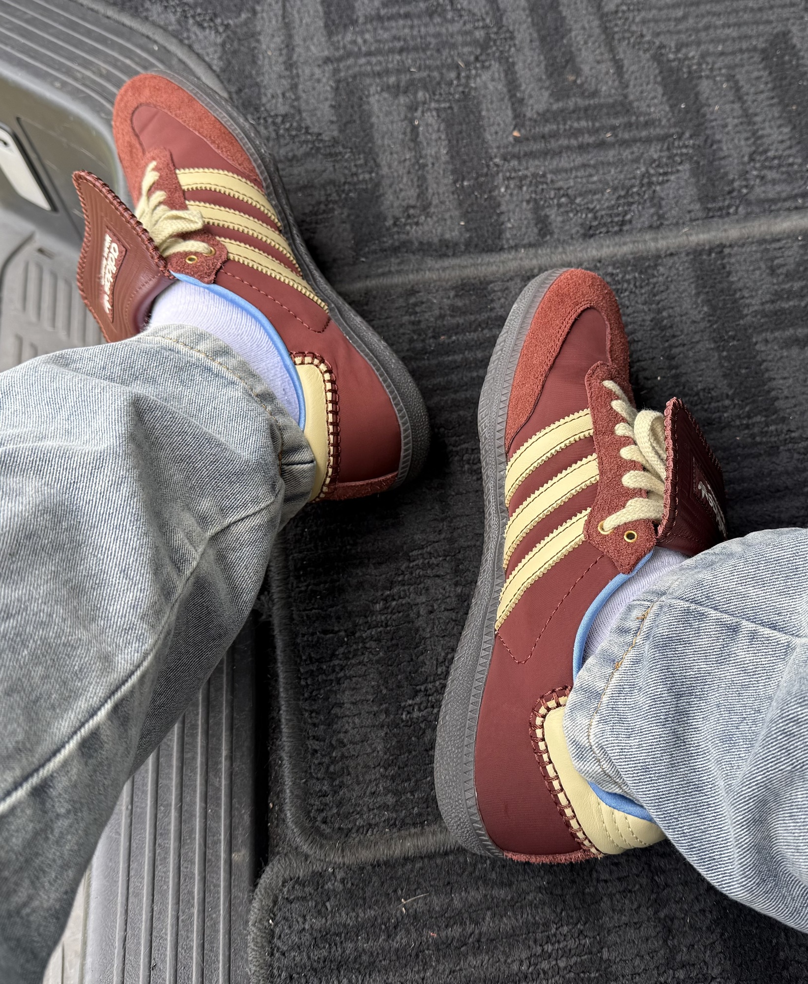 #🆕👟①
