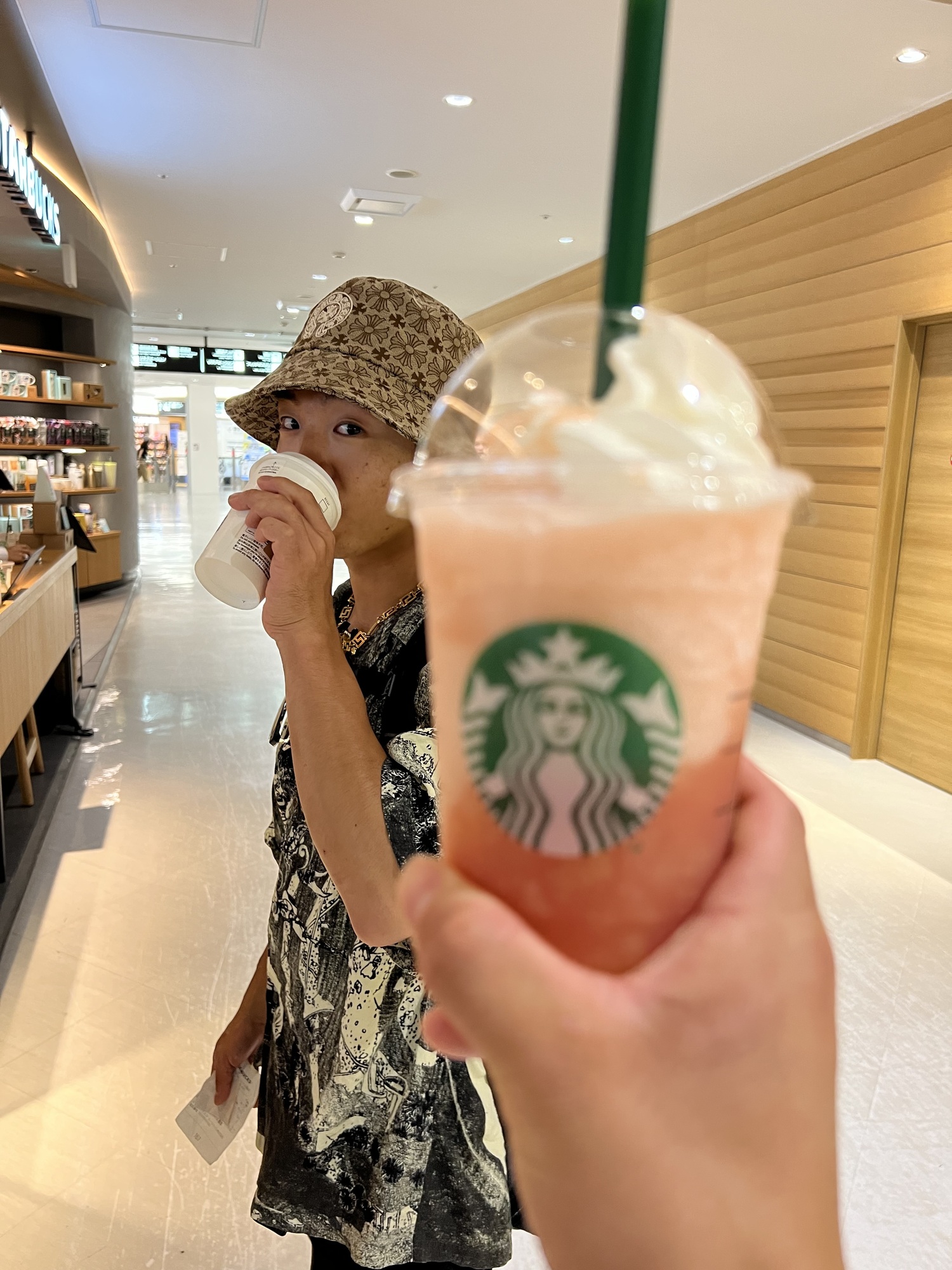 でぇーーー