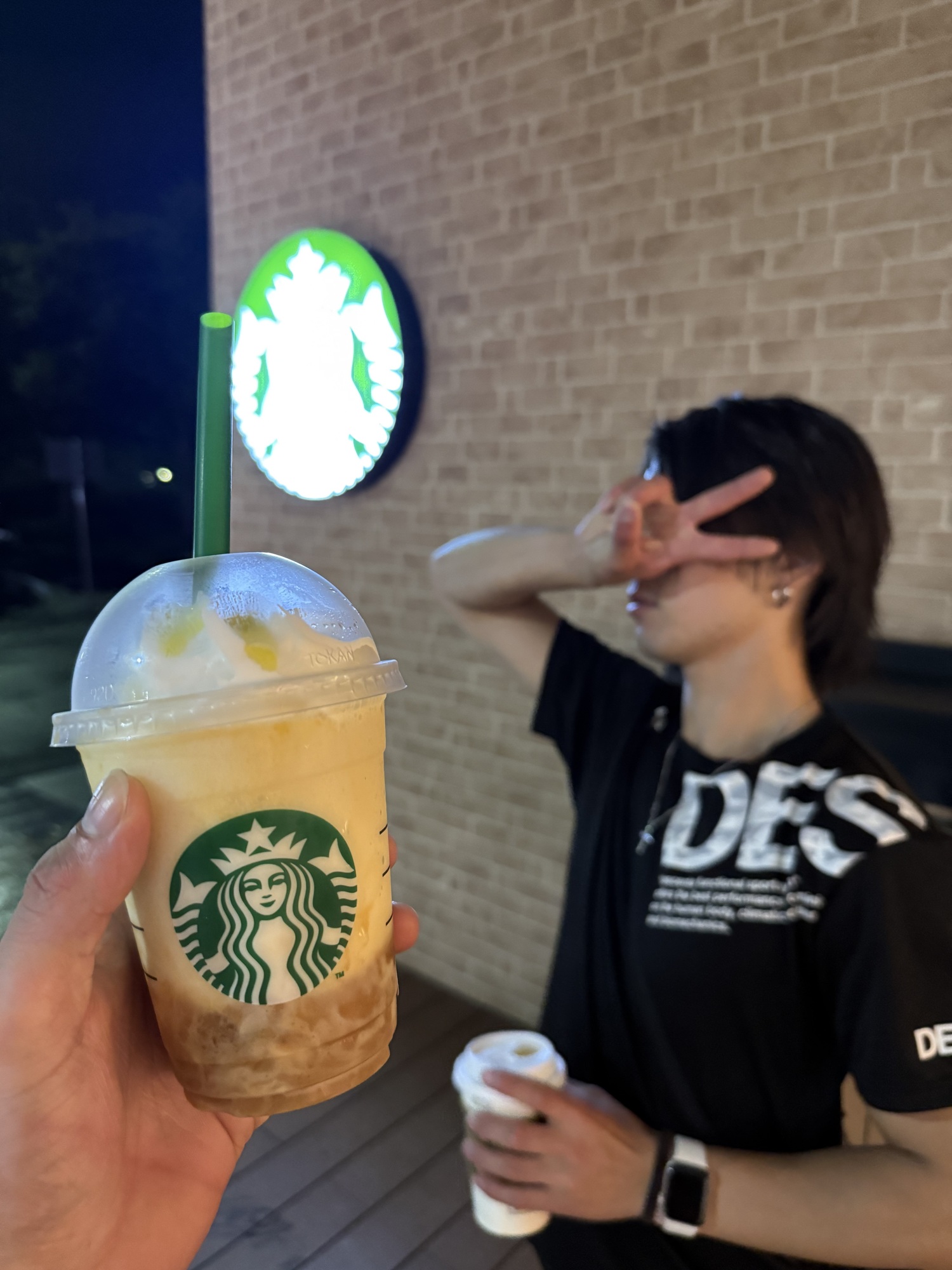 L T