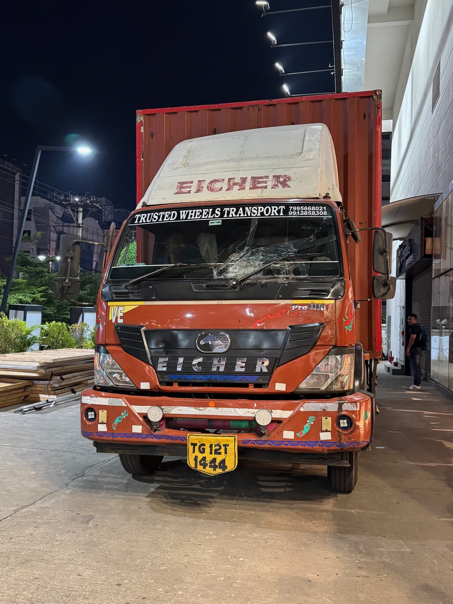 いや、、、🚚🪟