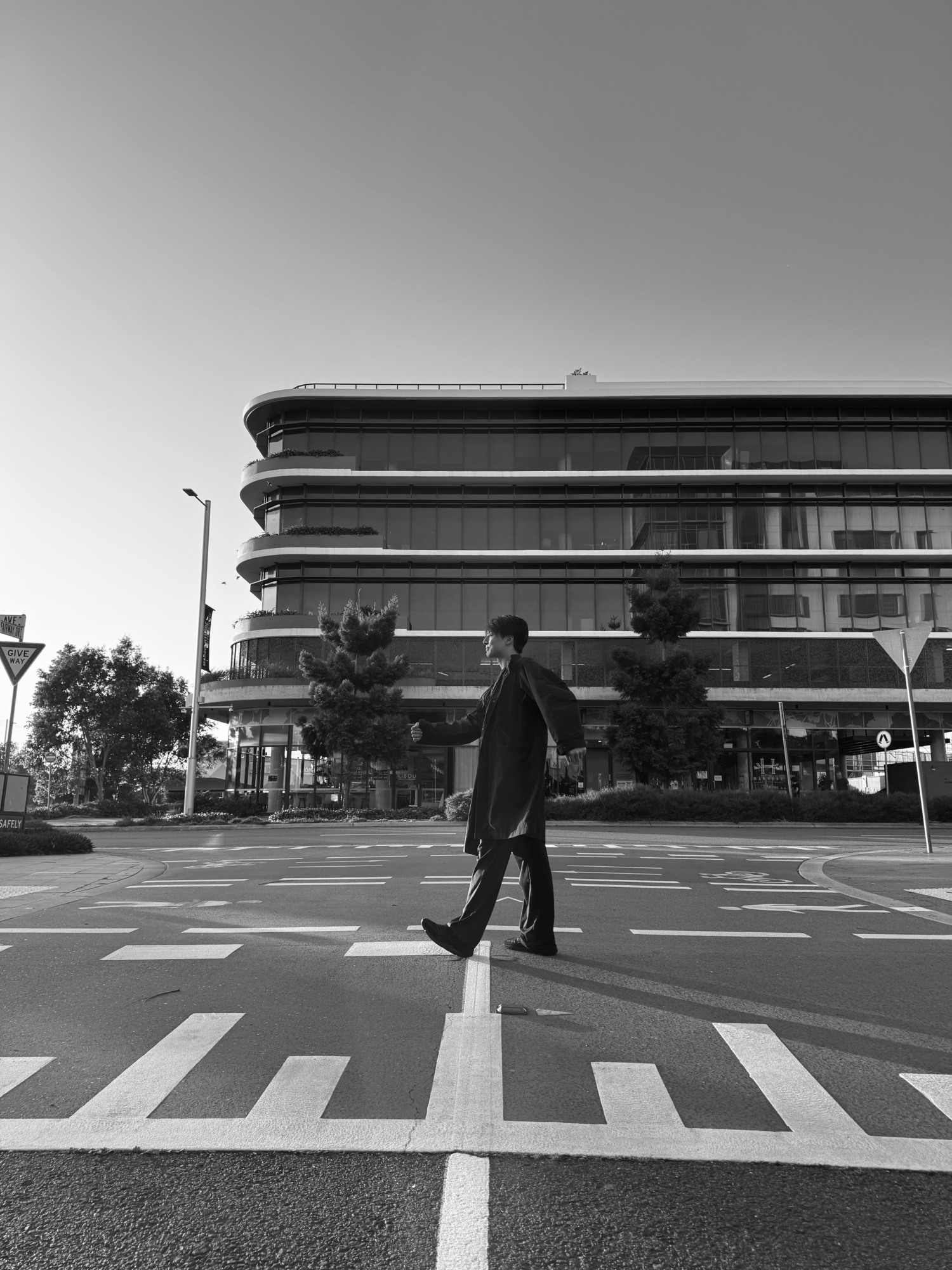 🚶‍♂️‍➡️