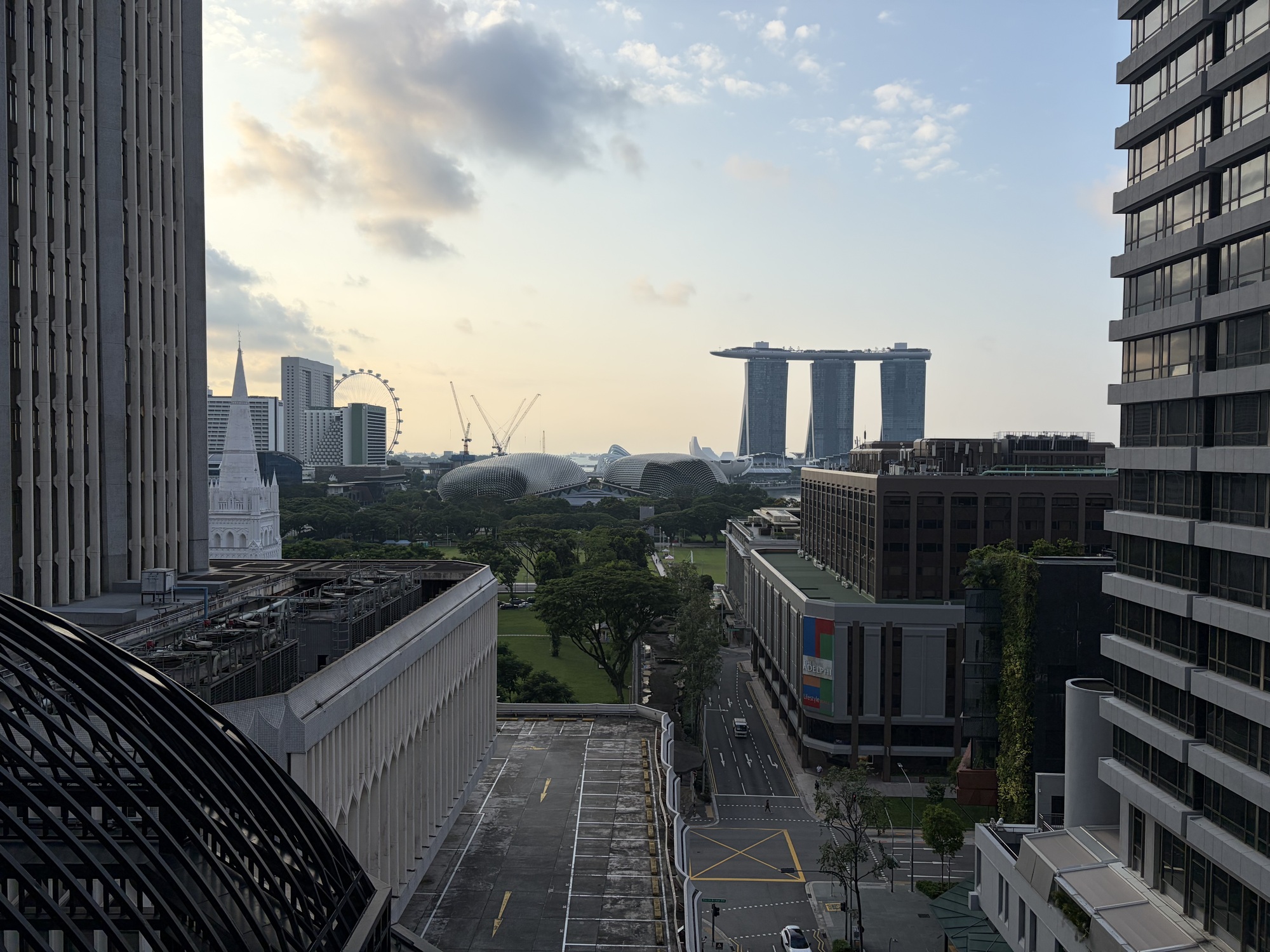 Re: 🇸🇬👋👋