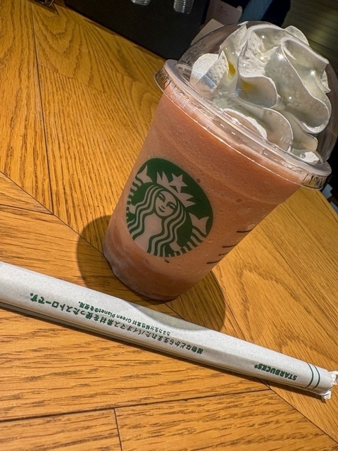 *⋆✈