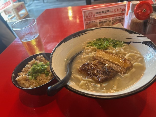 はいさいー