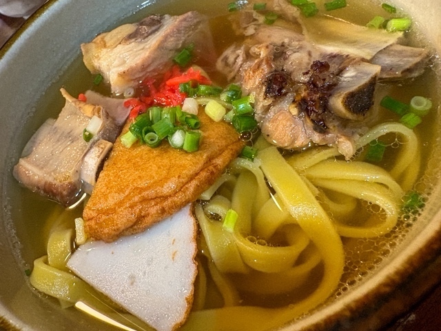 (っ'-' )╮三🍚)`-' )